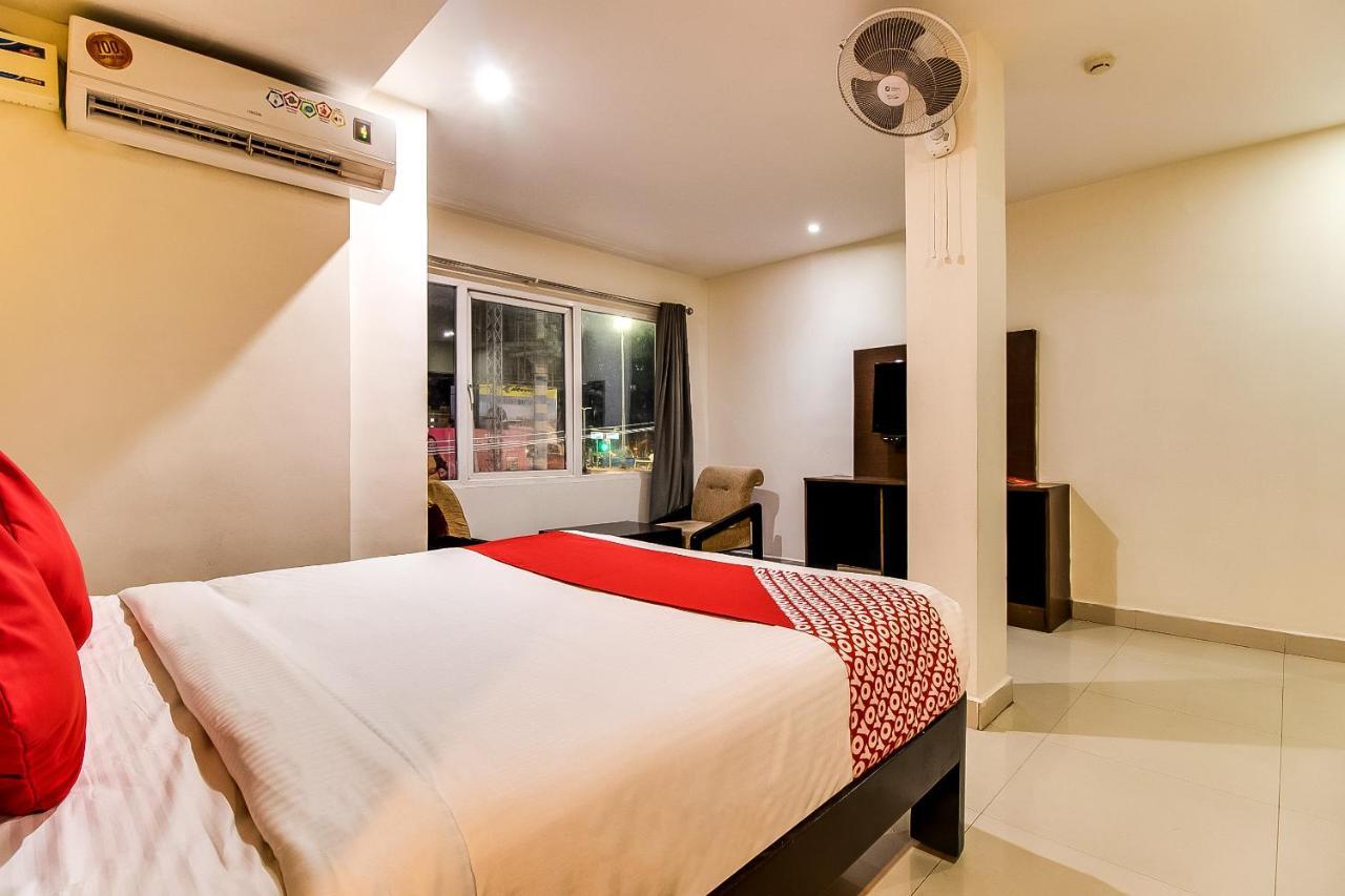 Oyo Flagship 9115 Hotel Udayee International Тирупати Экстерьер фото